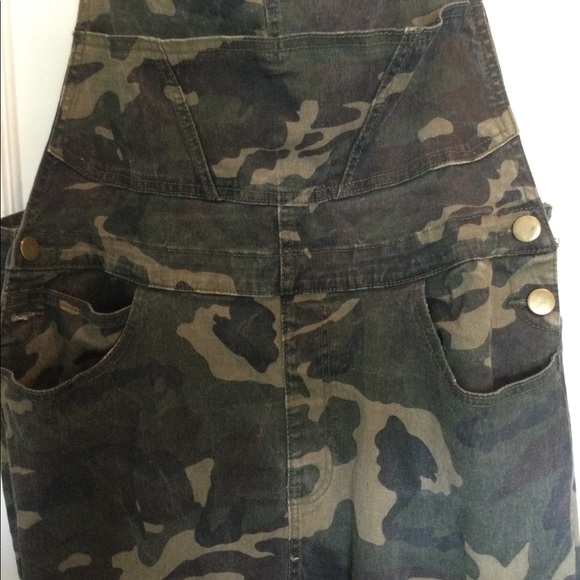 Forever 21 Camo Overalls - Picture 4 of 13